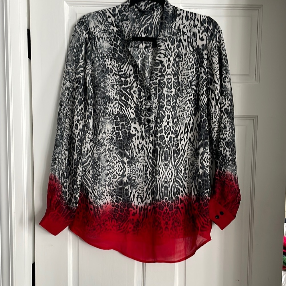 Black and White Buttoned Blouse with Cuffed Sleeves
